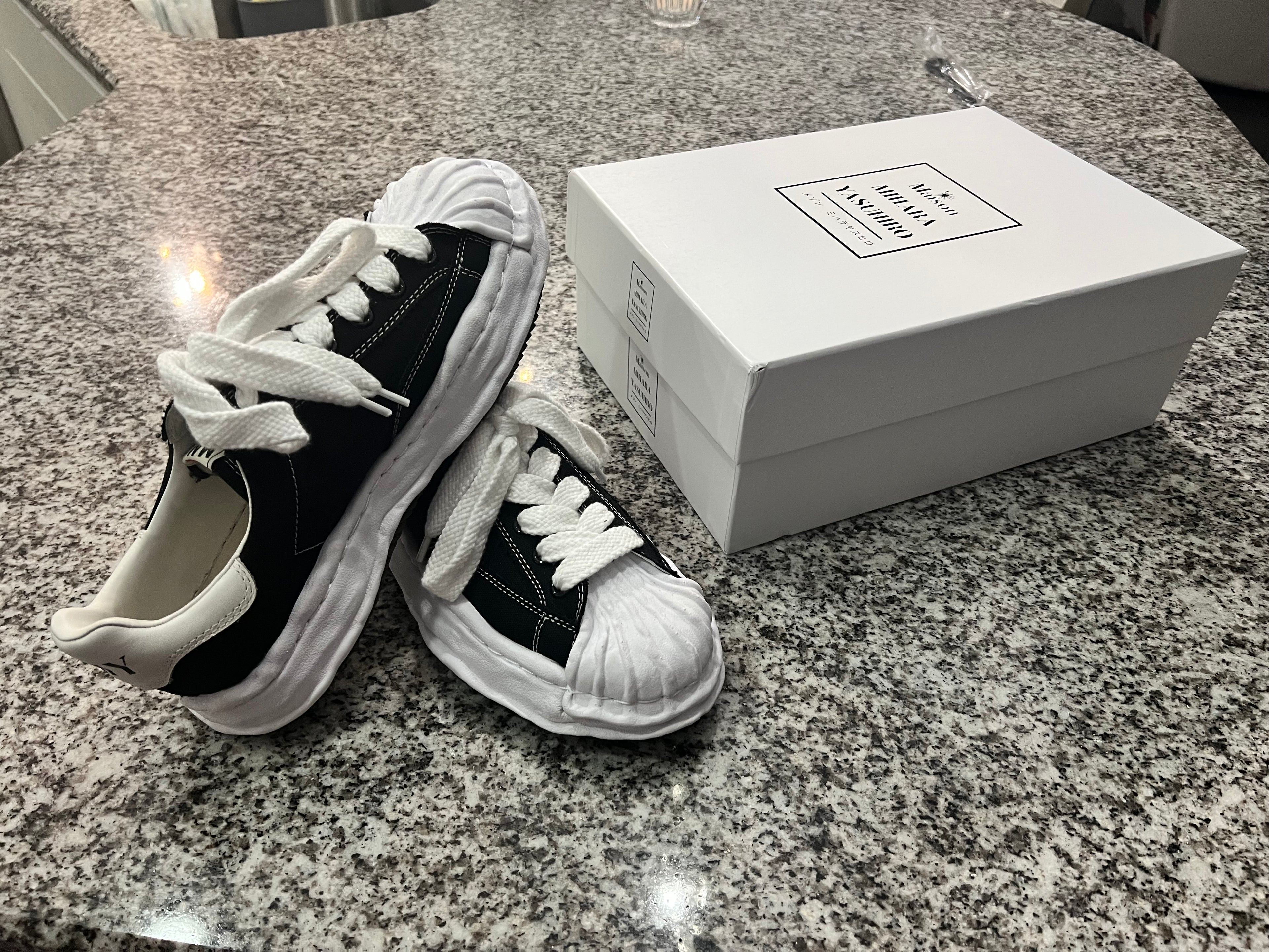 Maison mahara size 10 men